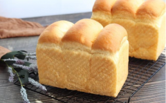 比棉花還柔軟的淡奶油吐司，7...